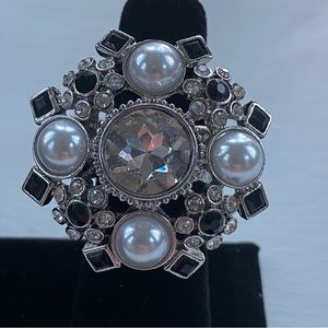 Rhinestone & Pearl Stretch Ring